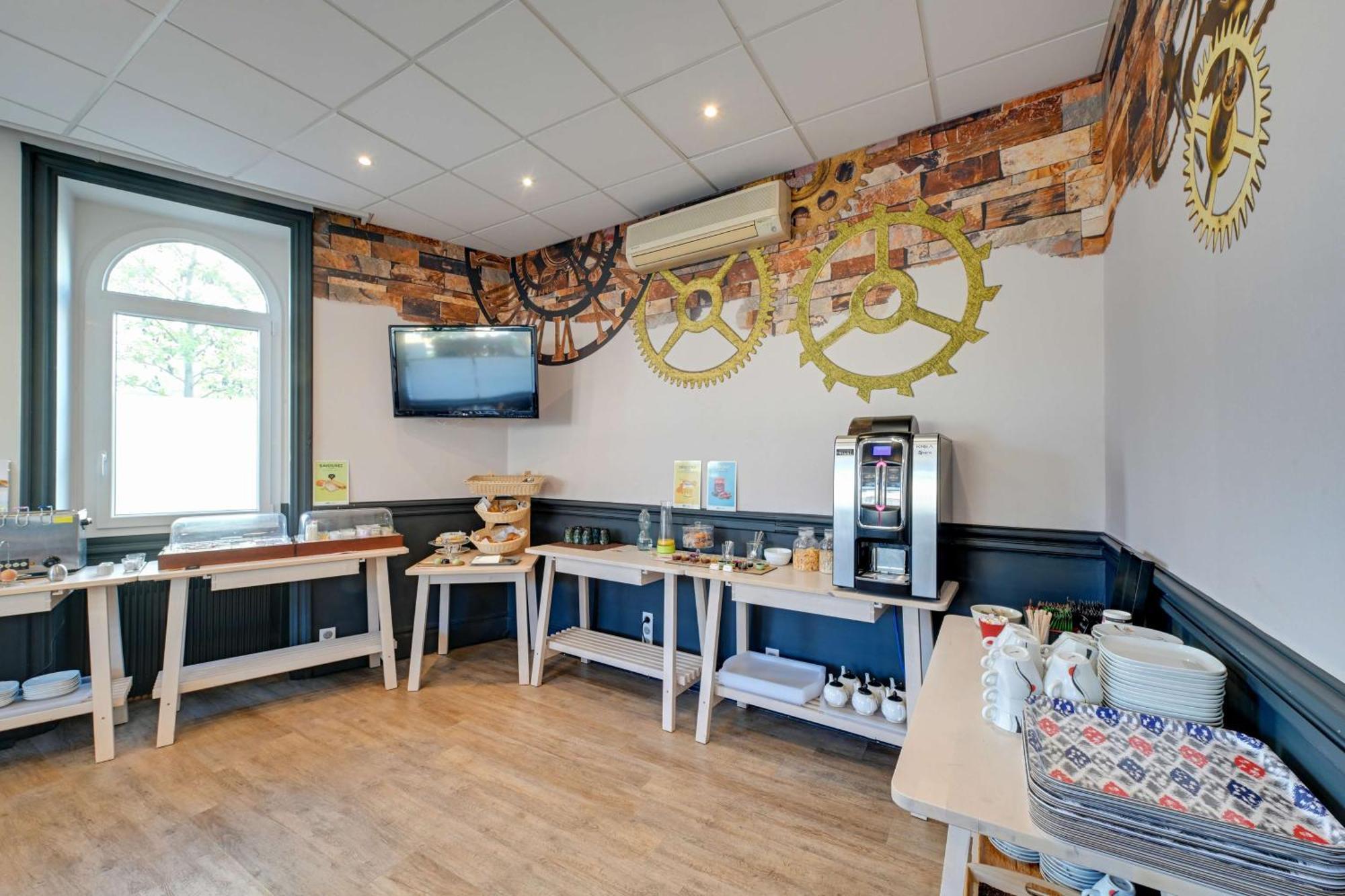 Brit Hotel Roanne - Le Grand Hotel エクステリア 写真