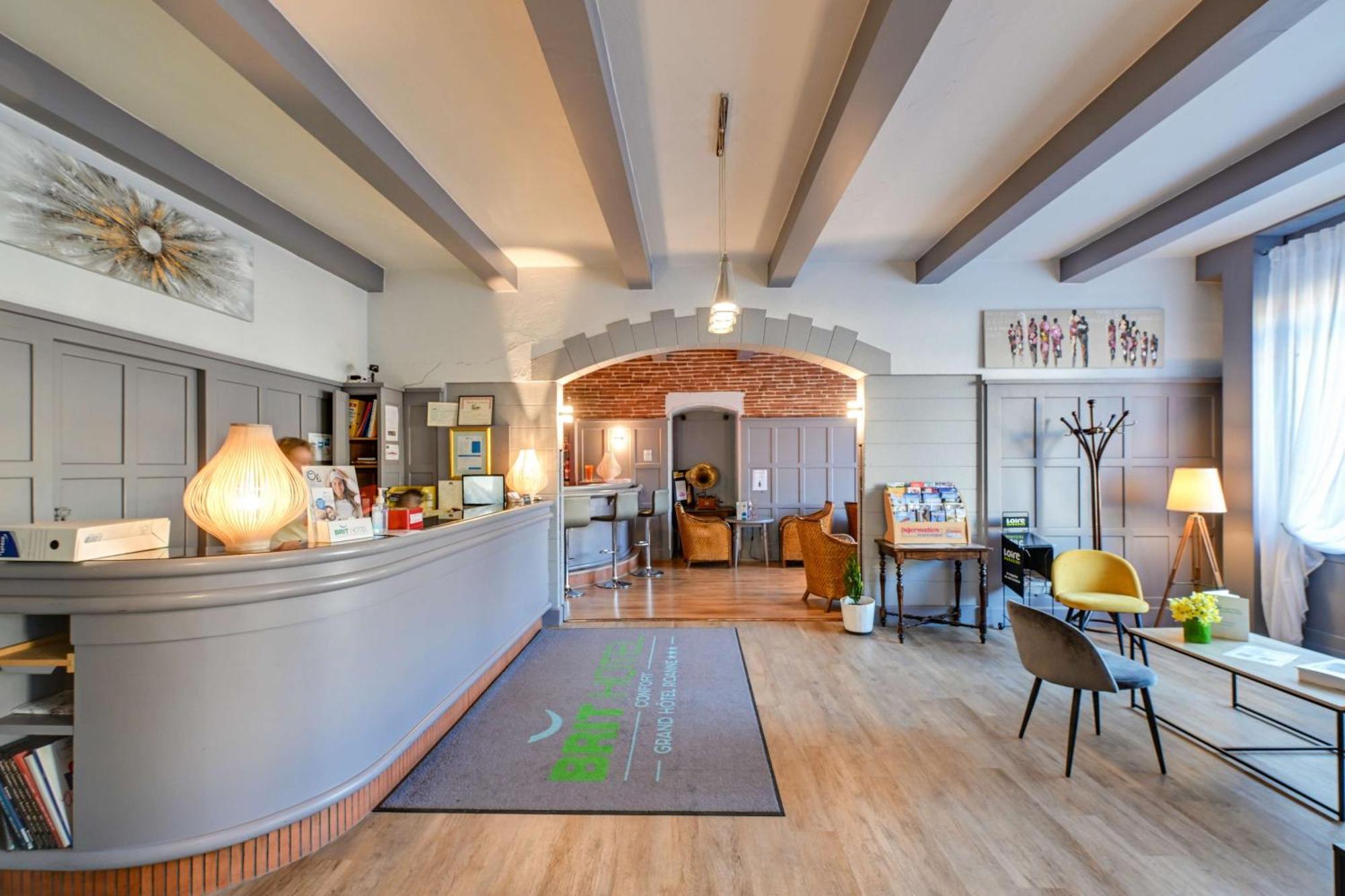Brit Hotel Roanne - Le Grand Hotel エクステリア 写真