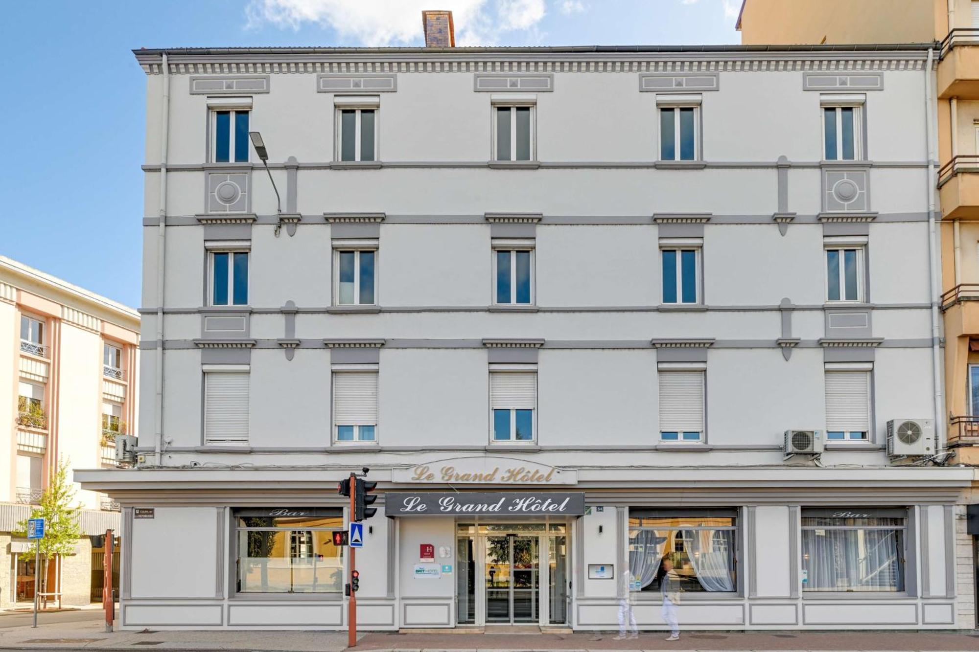Brit Hotel Roanne - Le Grand Hotel エクステリア 写真