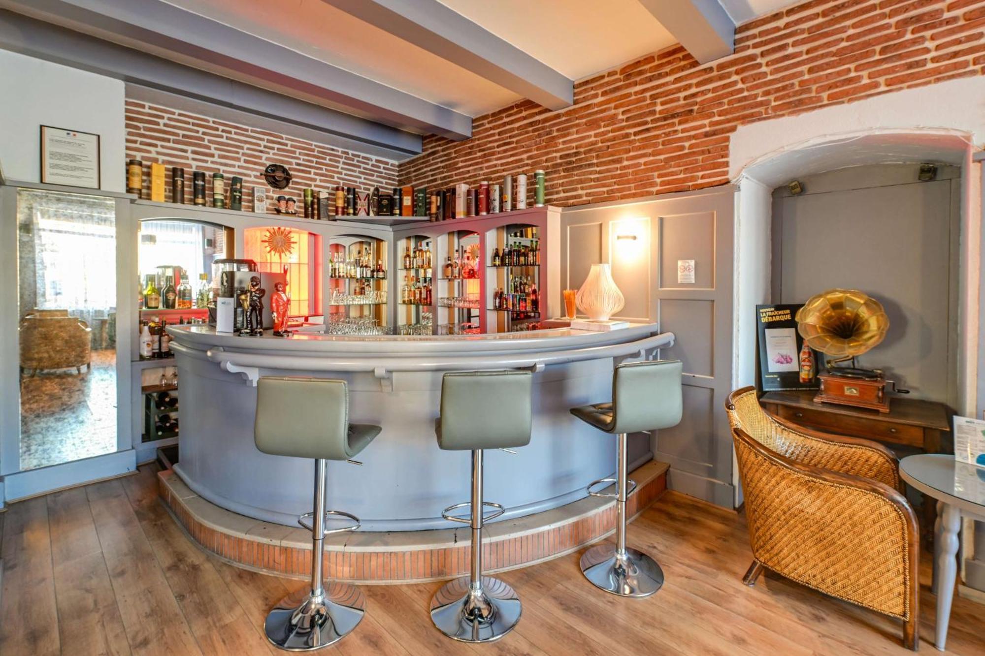 Brit Hotel Roanne - Le Grand Hotel エクステリア 写真