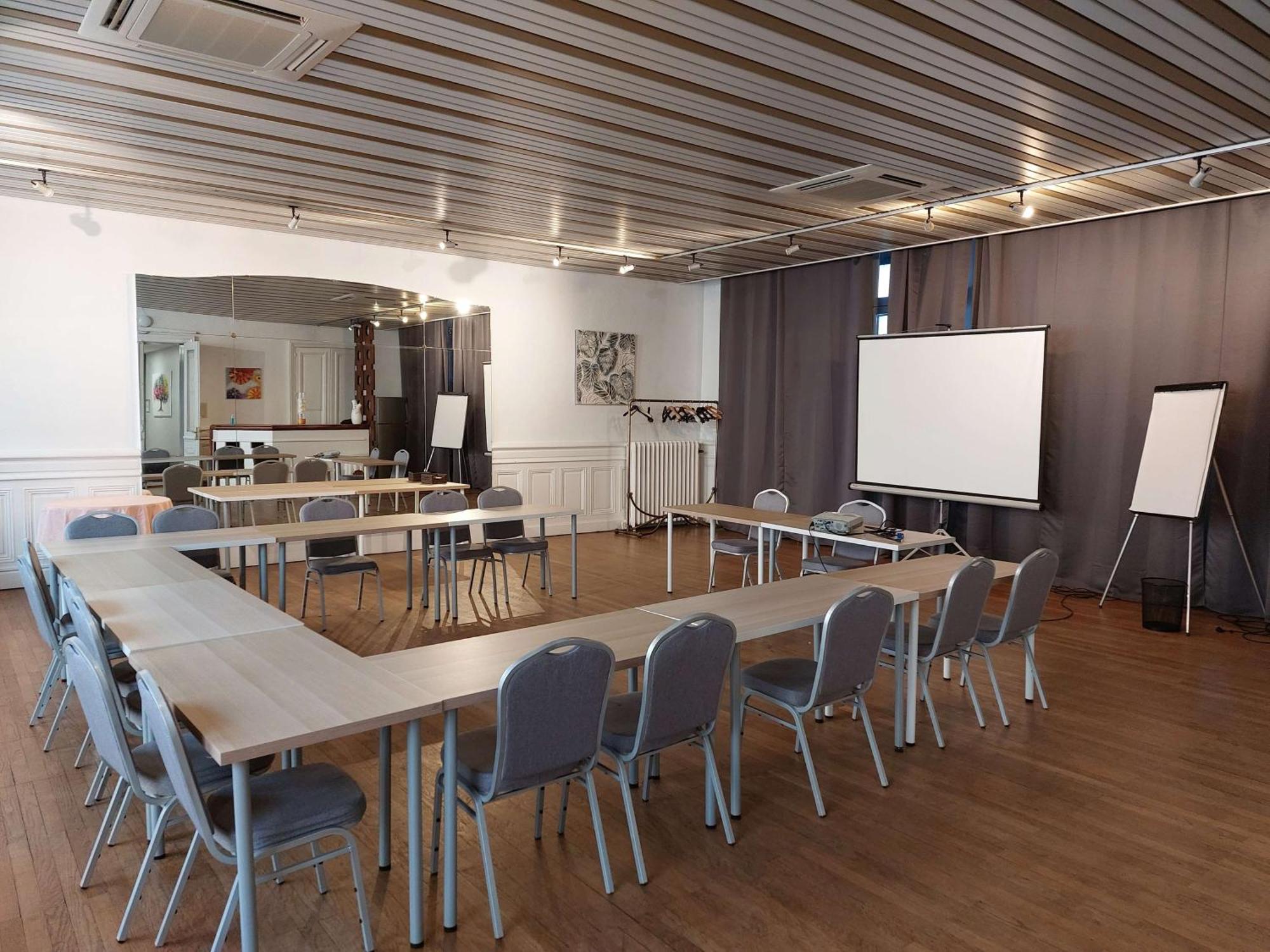Brit Hotel Roanne - Le Grand Hotel エクステリア 写真