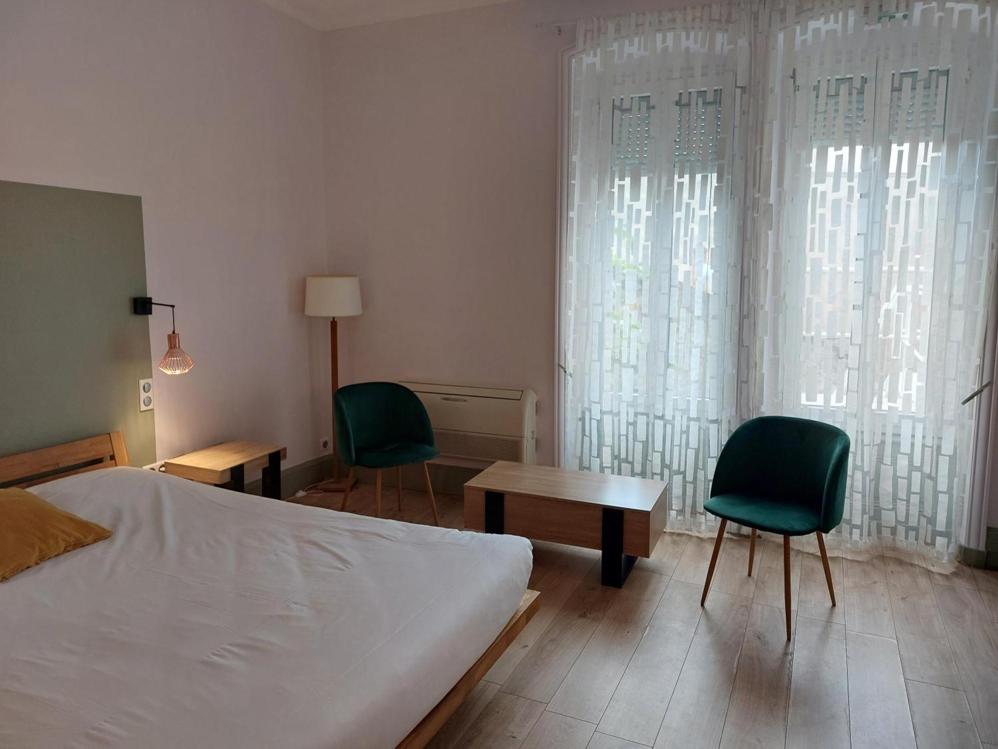 Brit Hotel Roanne - Le Grand Hotel エクステリア 写真