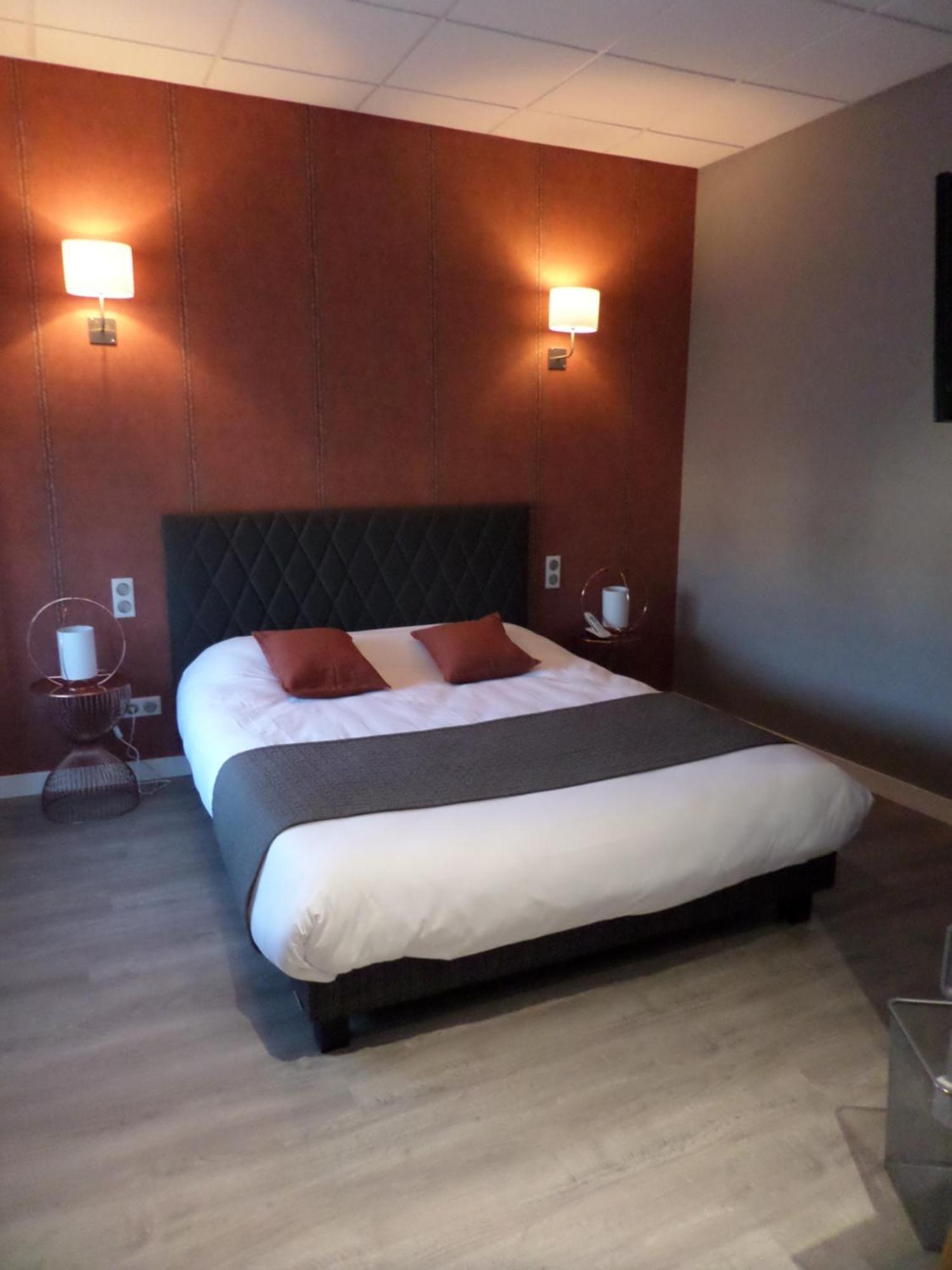 Brit Hotel Roanne - Le Grand Hotel エクステリア 写真