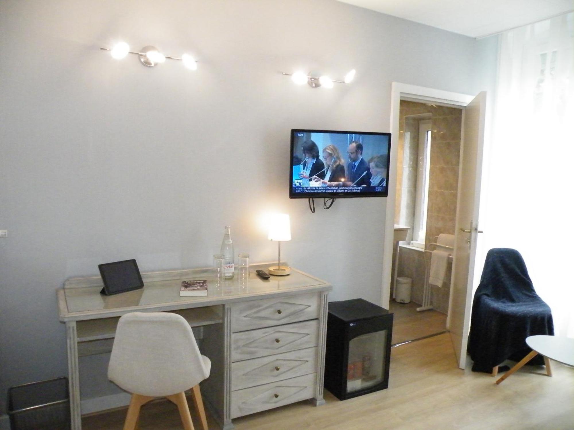 Brit Hotel Roanne - Le Grand Hotel エクステリア 写真
