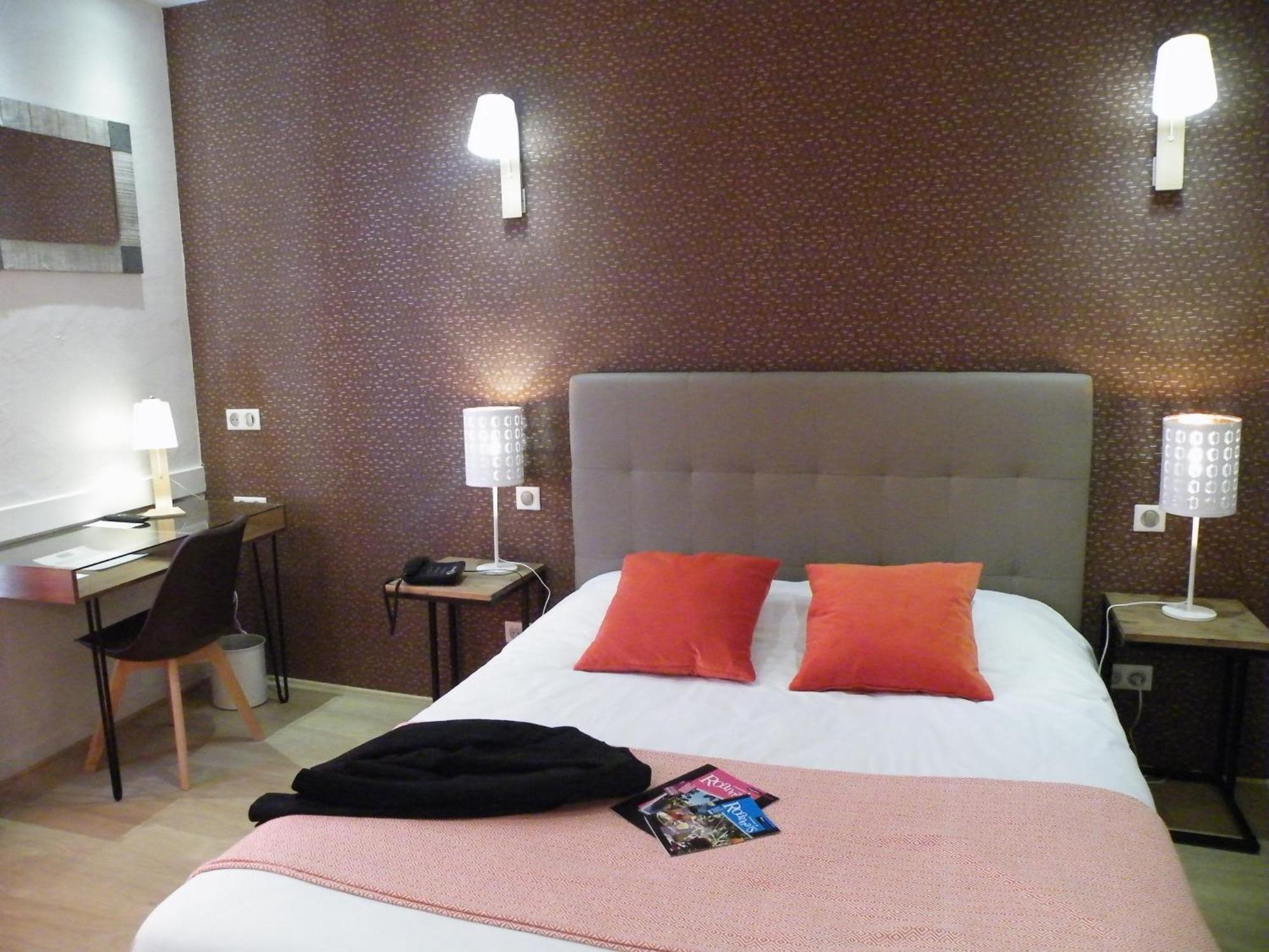 Brit Hotel Roanne - Le Grand Hotel エクステリア 写真