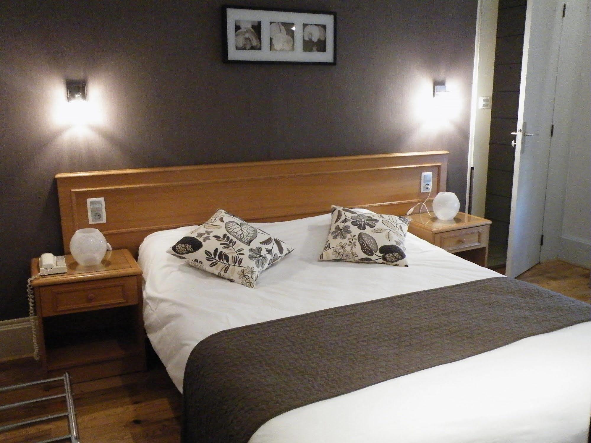 Brit Hotel Roanne - Le Grand Hotel エクステリア 写真